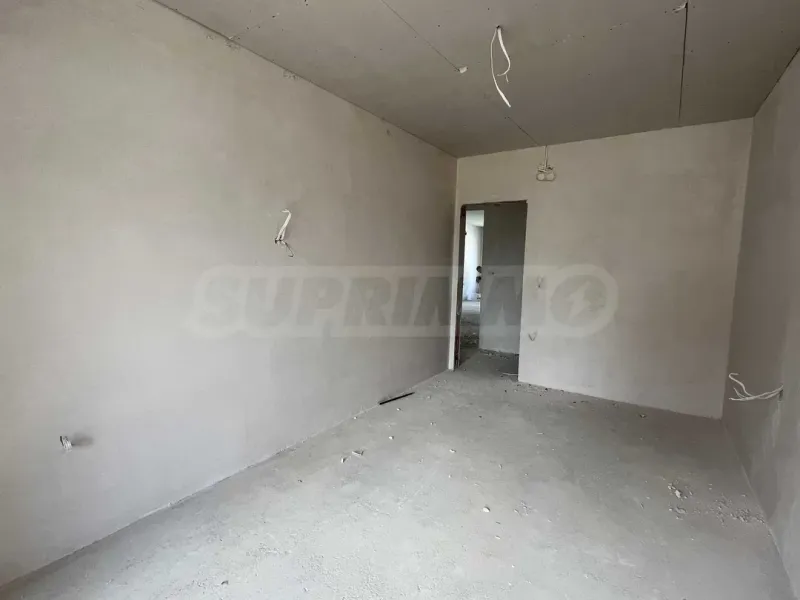 Spacious 2-Level Apartment Near Burgas Sea Garden - Image 4