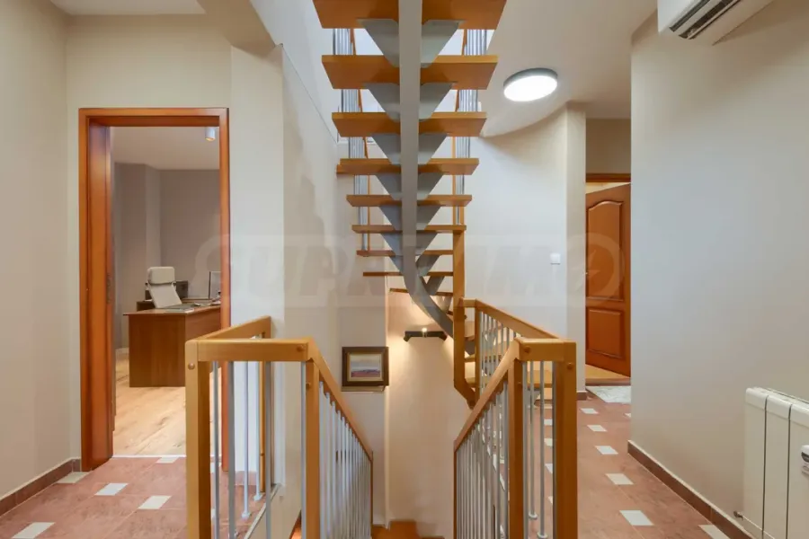 Spacious 3-Bed Apartment in Dianaabad, Sofia - Image 5