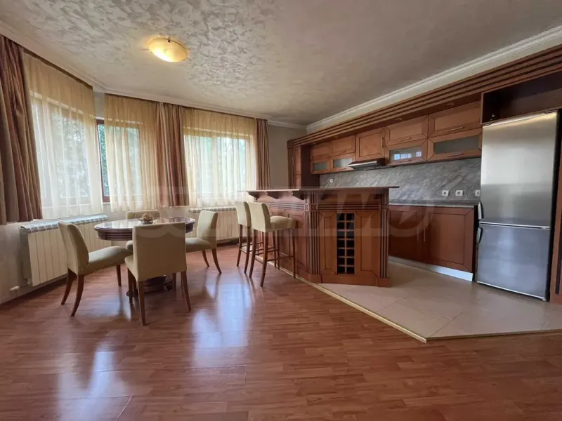 Spacious, Fully Furnished 3-Bedroom Apartment with Garage - Sofia - Image 4