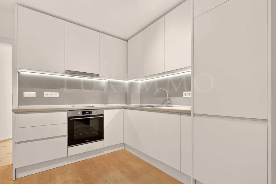 Stylish One-Bedroom Apartment in Varna's Heart – Fully Furnished - Image 1