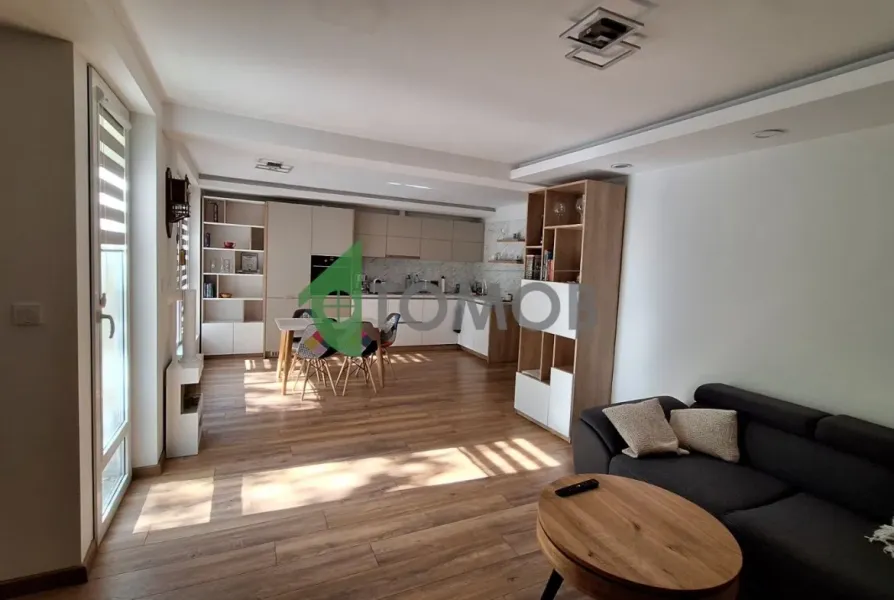 Spacious Fully Furnished Apartment in the Heart of Stara Zagora - Image 2