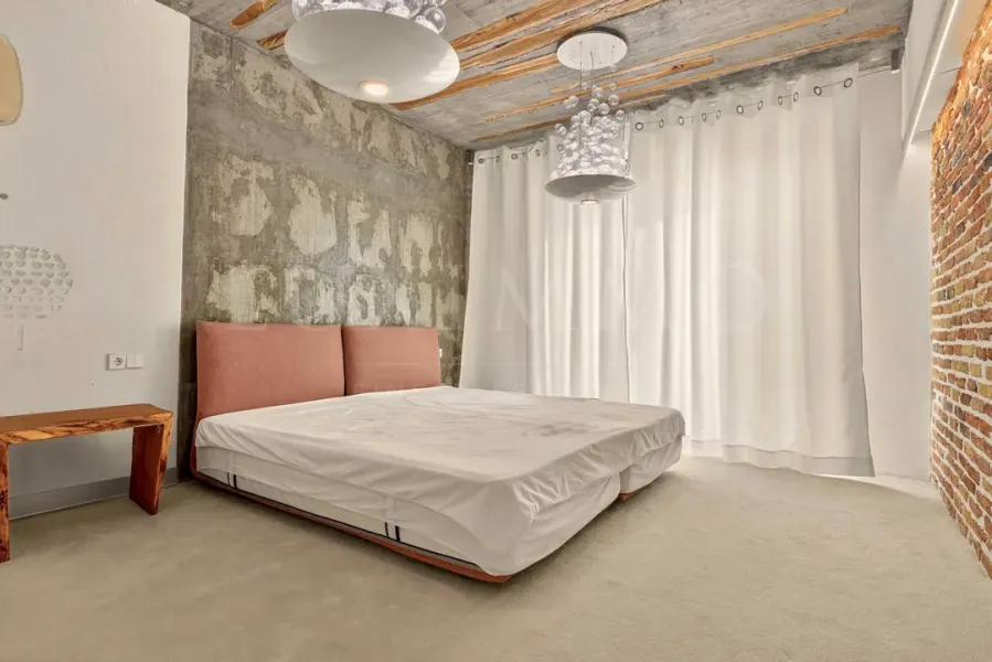 Spacious Sea View Apartment with Smart Home Features - Image 4