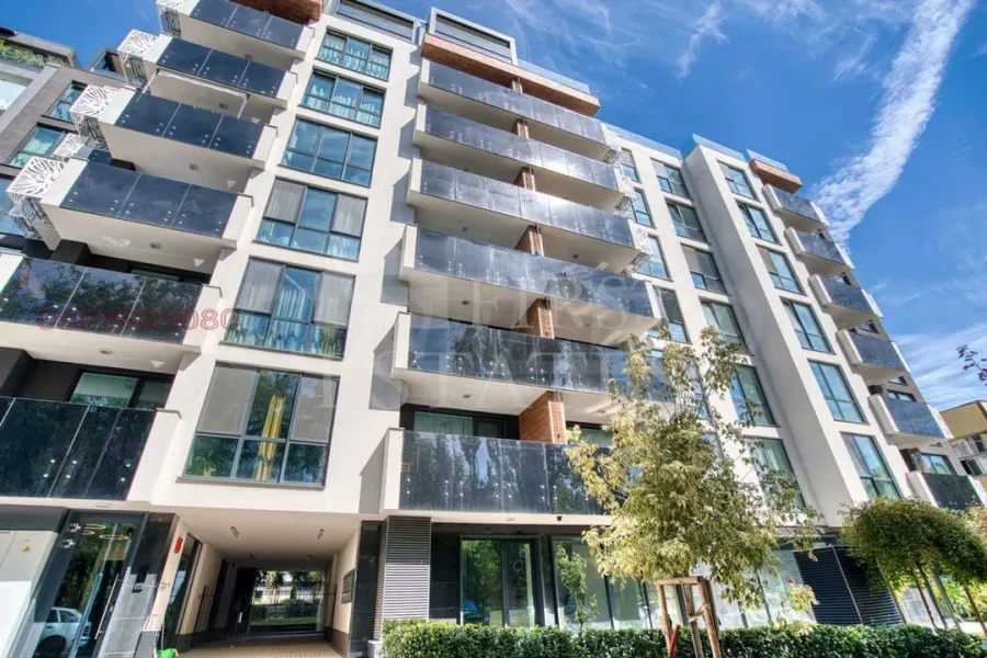 Stylish 2-Bedroom Apartment in Sofia's Izgrev District - Image 5