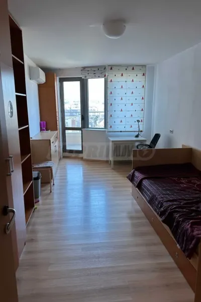 Spacious Apartment with Panoramic Vitosha Views, Sofia - Image 4