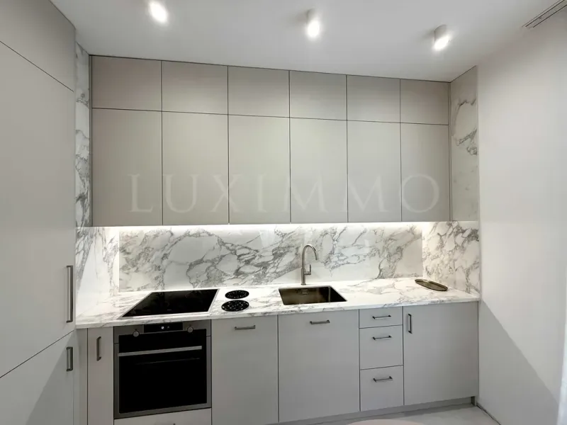 Spacious, Fully Furnished 1-Bedroom Apartment in Royal Garden 2 - Image 2