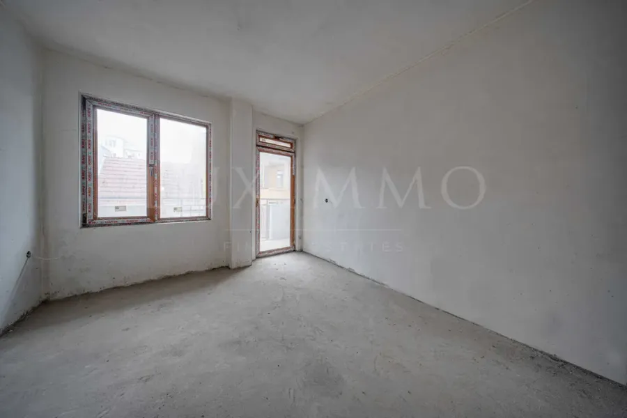 Spacious Two-Bedroom Apartment in Sofia's Central Vazrazhdane District - Image 1