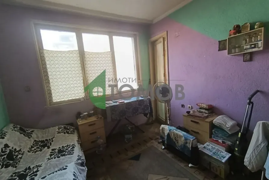 Spacious 3-Bedroom Apartment in Central Stara Zagora for Sale - Image 3