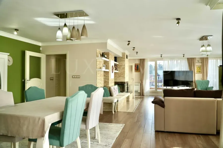 Luxury Plovdiv Penthouse: Panoramic Views & Amenities - Image 1