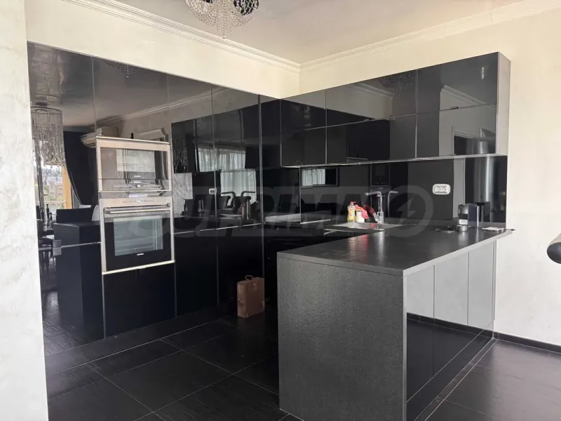 Spacious 3-Bedroom Apartment - Mariitsa Blvd, Plovdiv - Image 3