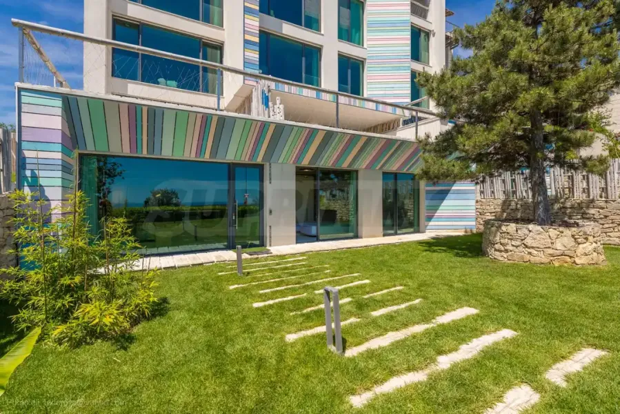 Luxury 2-Bedroom Apartment in Varna - Smart Building - Image 3