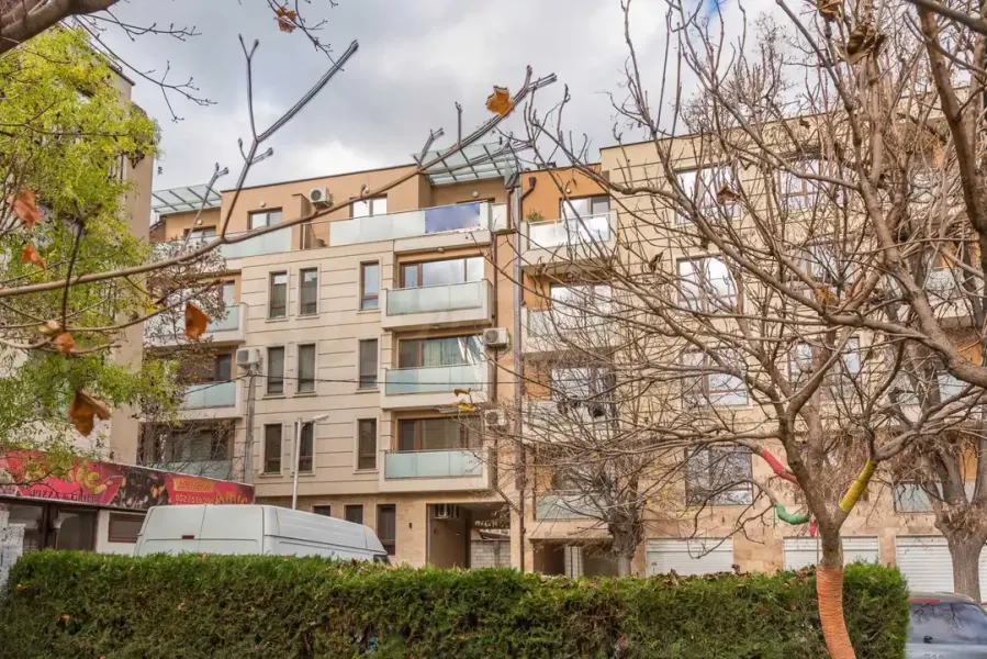 Luxury Varna Apartment with Sea Views - 2 BR - Image 3