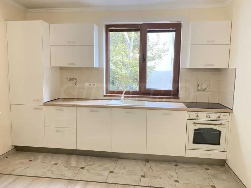 Stylish 2-Bedroom Apartment in Varna City Center - Image 1