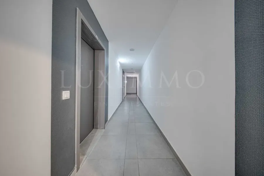 Spacious Apartment with Mountain Views, Designer Furnishings in Sofia - Image 3