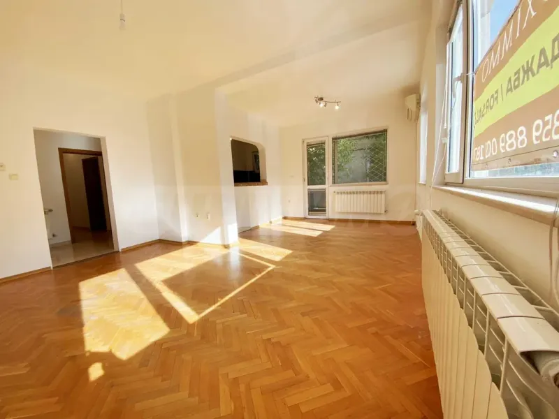 Spacious Plovdiv Apartment - Two Bedrooms, Prime Location, 198 m2. - Image 2