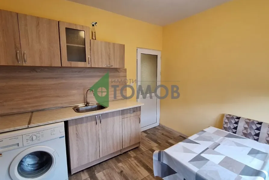 Bright Two-Bedroom Apartment in Stanitionna Gradina, Stara Zagora - Image 2