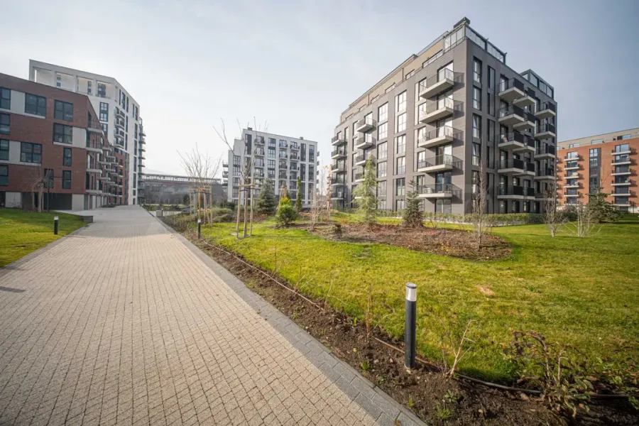 Spacious, Furnished Apartment in Sofia with Parking - Image 2