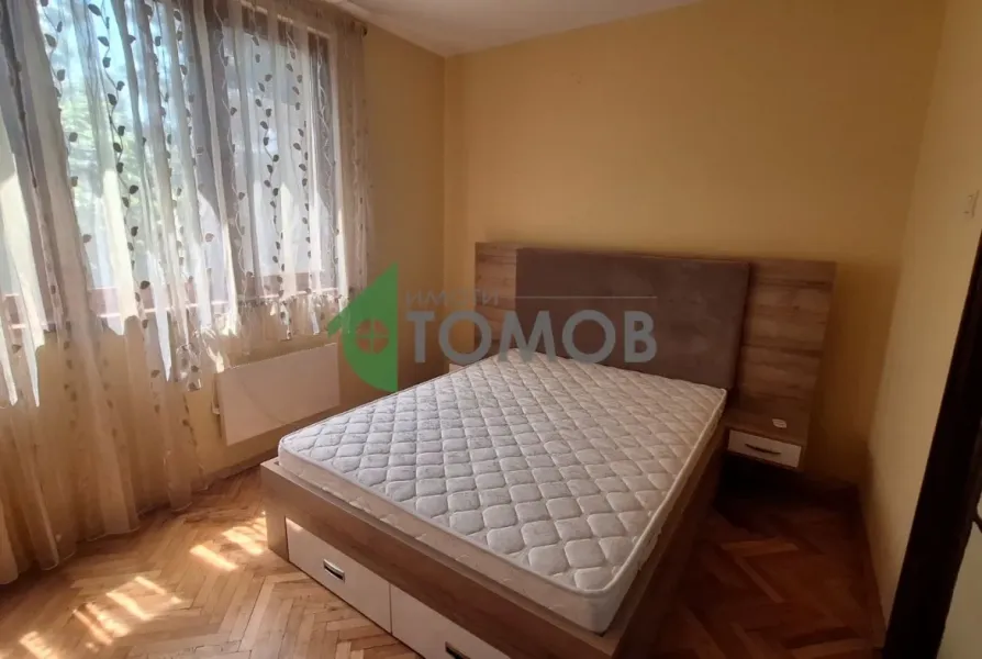Spacious Three-Bedroom Apartment in Central Stara Zagora for Sale - Image 1