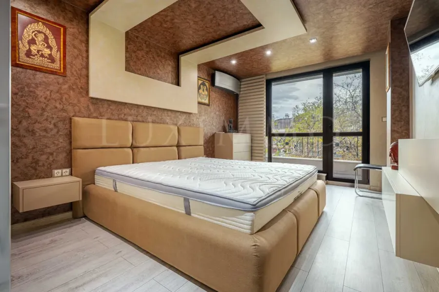 Elegant 2-Bedroom Apartment Near Bunardzhik Park - Image 5