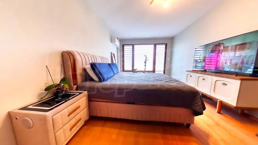 Spacious South-Facing Terrace Apartment in Sofia's Central Location - Image 2