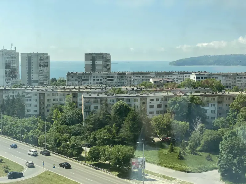 Spacious Varna Apartment with Stunning Sea Views. - Image 5