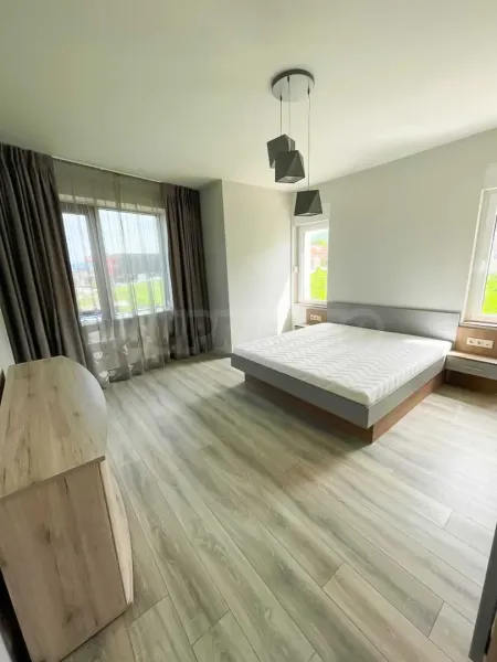 Spacious 4-Bedroom Apartment with Mountain View & Parking in Sofia - Image 1