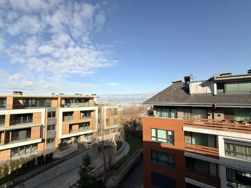 Spacious, Fully Furnished Apartment with Parking in Sofia - Image 5