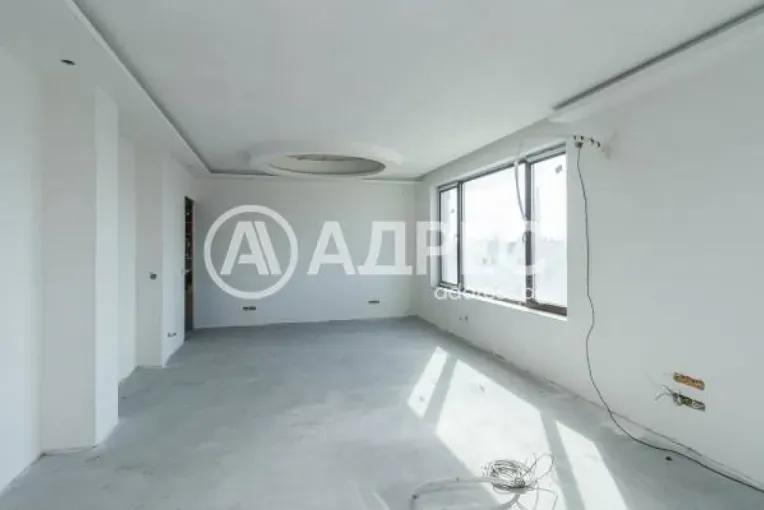 Spacious Villa with Sea Views - 6 Bedrooms, Varna, Bulgaria - Image 2