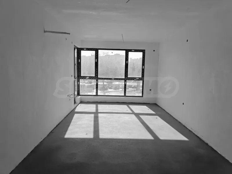 Spacious 2-Bedroom Apartment in New "Kamenitsa 2" Complex - Image 1