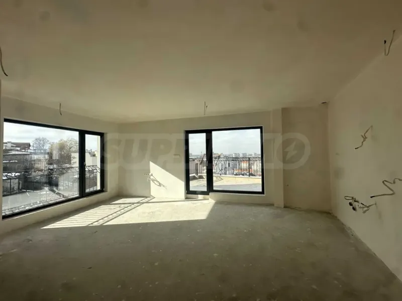 Spacious 3-Bedroom Apartment in Plovdiv Center - Image 1