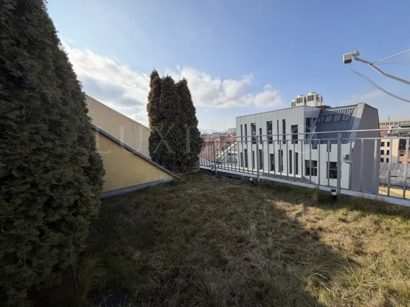 Spacious Fully Furnished Maisonette with Garden in Sofia's Center - Image 1