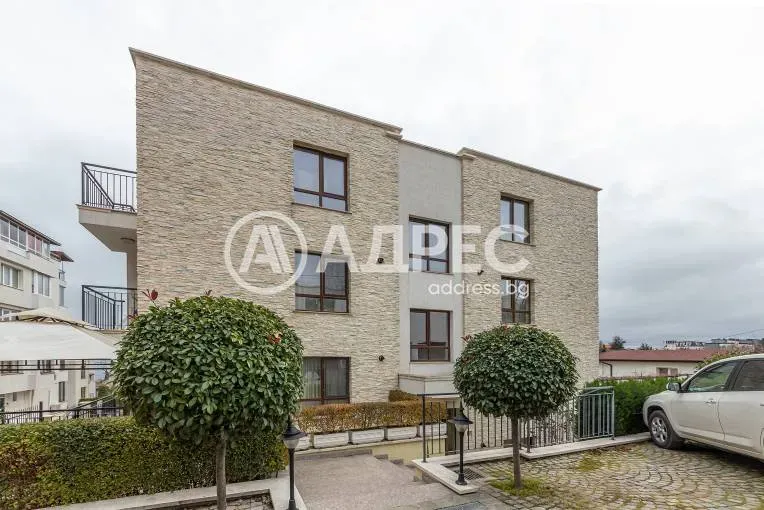 Spacious, Fully Furnished Panorama Apartment in Varna’s Brzyaq District for Sale - Image 2