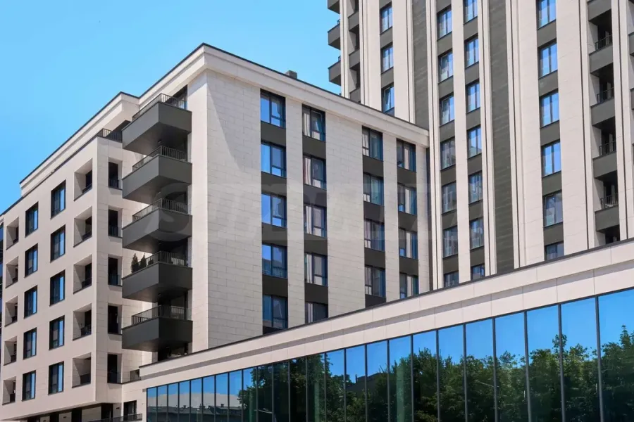 Luxury 2-Bedroom Apartment in Plovdiv Center - Image 4