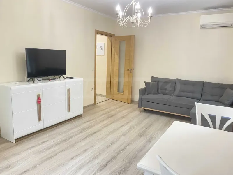 Stylish 2-Bedroom Apartment in Varna City Center - Image 5