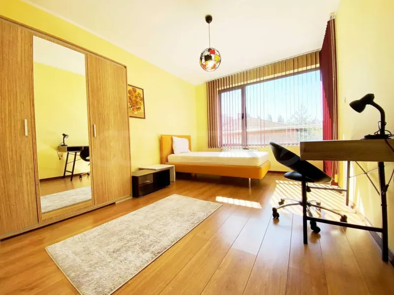 Spacious 3-Bedroom Apartment with River Views in Plovdiv - Image 5