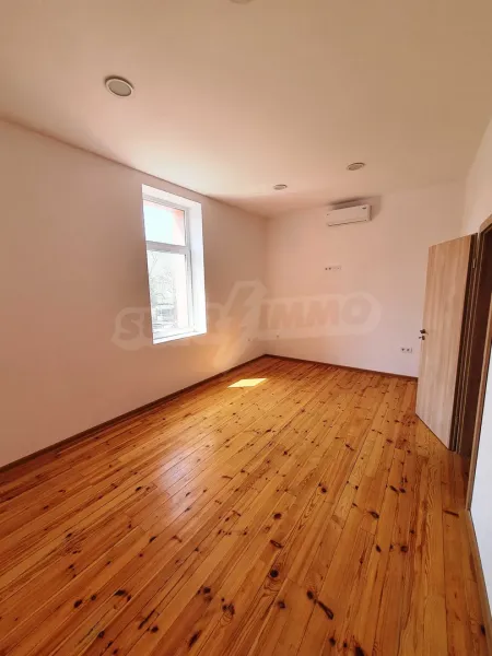 Spacious House in Plovdiv Center Near Dondukova Garden - 4 Bedrooms - Image 4