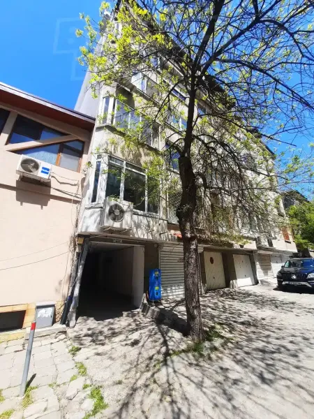 Luxury Energy-Efficient Penthouse in Burgas' Vazrazhdane - Image 1