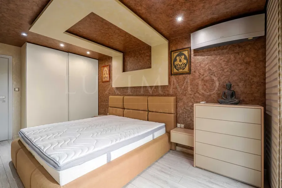 Elegant 2-Bedroom Apartment Near Bunardzhik Park - Image 4