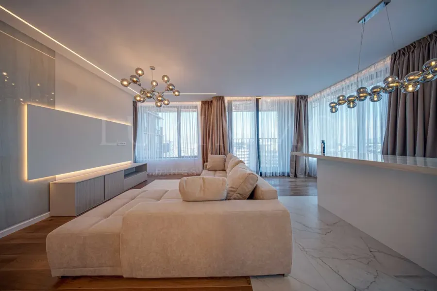 Luxurious One-Bedroom Apartment with City & Mountain Views - Image 3