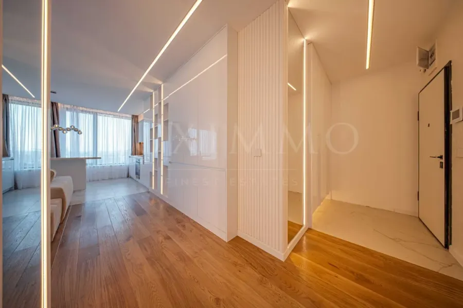 Luxurious One-Bedroom Apartment with City & Mountain Views - Image 4