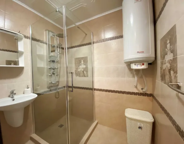 Spacious Fully Furnished 3-Bedroom Apartment in Central Plovdiv - Image 5