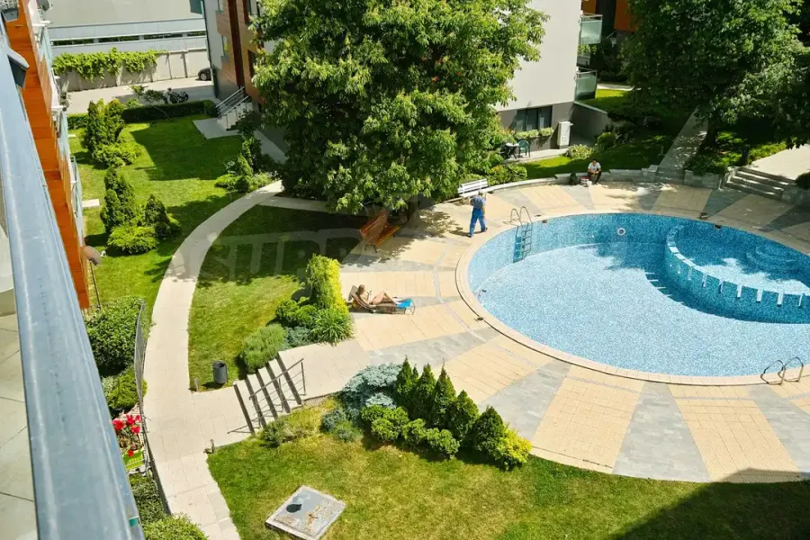 Stylish 3 Bedroom Apartment in Vodolei 2 Complex, Sofia - Image 1