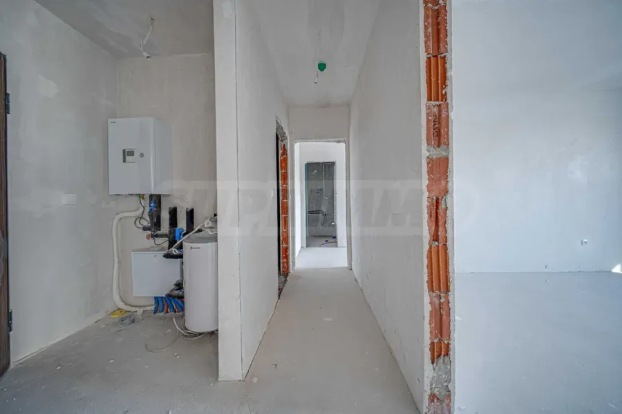 Spacious Smart Tower Apartment with Stunning City and Mountain Views - Image 4