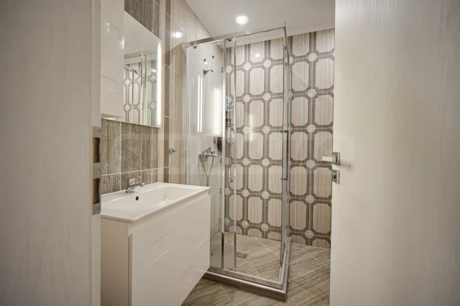 Spacious Fully Furnished Apartment in Sofia's Drvenchesi Area - Image 4