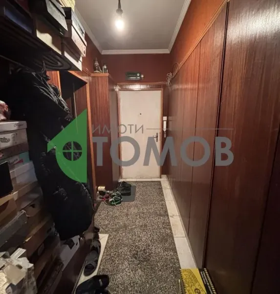 Spacious Three-Bedroom Apartment with Retail Space in Stara Zagora - Image 5