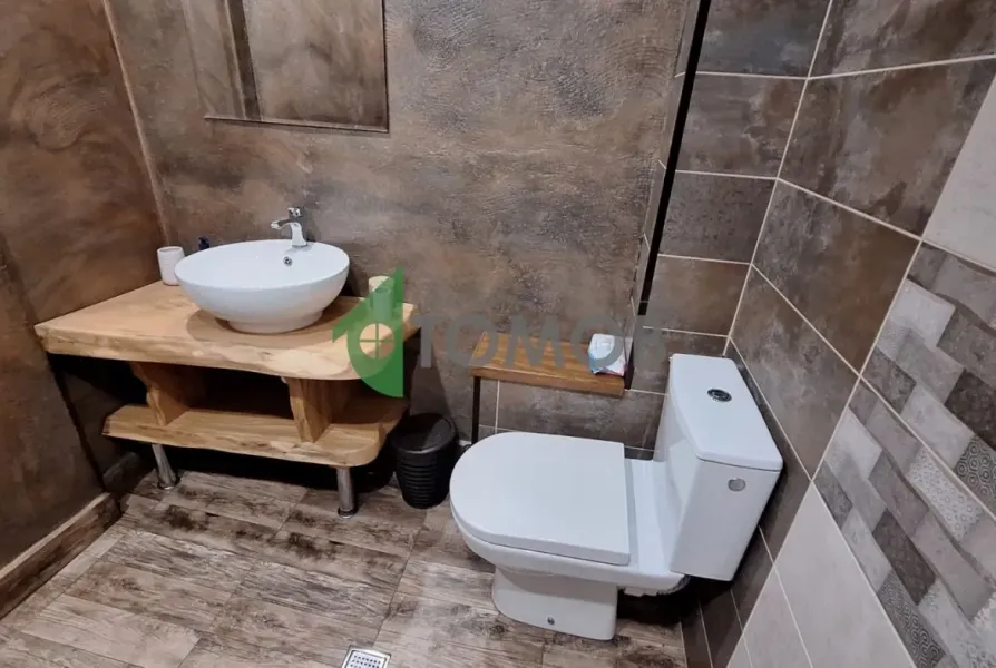 Spacious Three-Bedroom Apartment in Sought-After Stara Zagora - Image 4