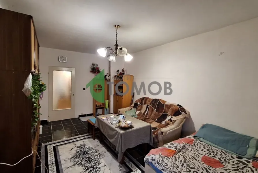 Spacious 3-Bedroom Apartment in Zheleznik, Stara Zagora - Image 1