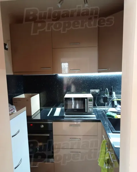 Spacious Fully Furnished Apartment with Panoramic Terrace in Varna - Image 5