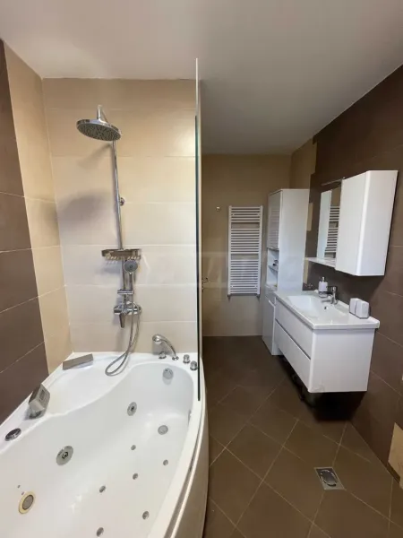 Spacious 2-Bedroom Apartment in Sofia, Buena Vista Complex - Image 4