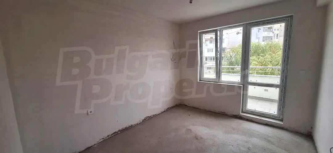 Spacious Plovdiv Apartment: Rhodope Mountain & Terrace Views - Image 3