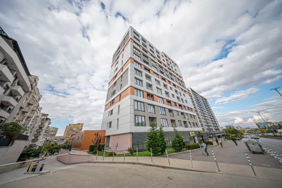 Spacious Apartment with Mountain Views, Designer Furnishings in Sofia - Image 4